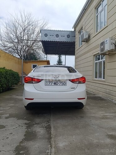 Hyundai Elantra-7