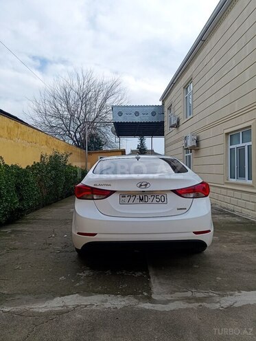 Hyundai Elantra-9