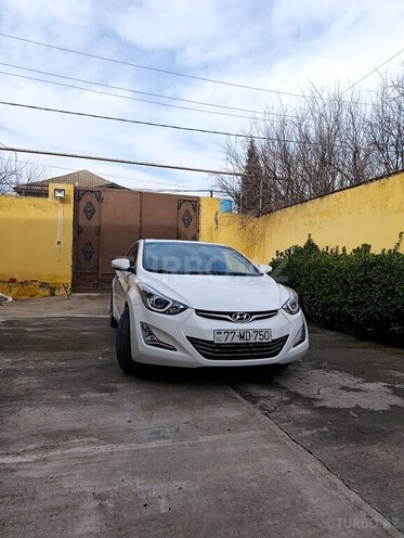 Hyundai Elantra-11
