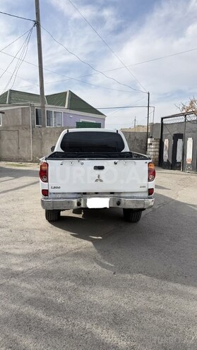 Mitsubishi L200 2012, 325,000 km - 2.5 l - Bakı