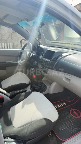 Mitsubishi L200 2012, 325,000 km - 2.5 l - Bakı