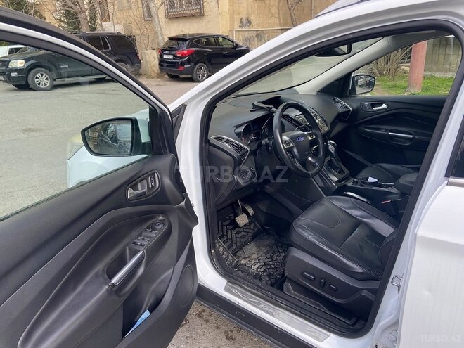Ford Kuga-8