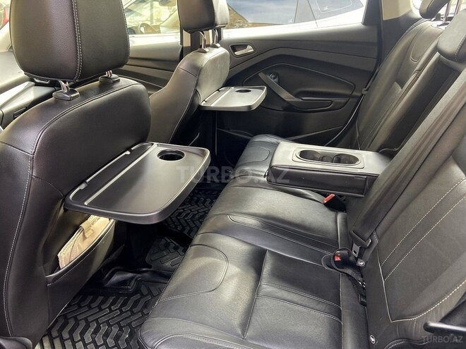 Ford Kuga-13
