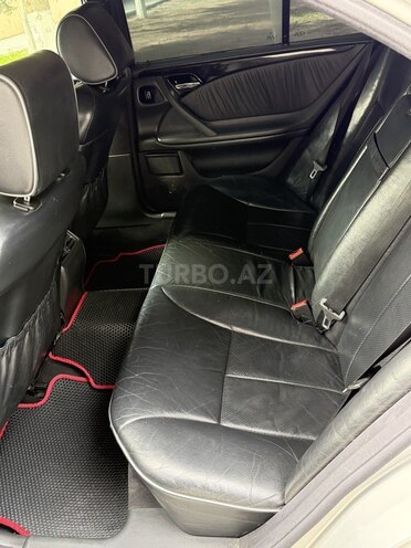 Mercedes E 240 2000, 359,000 km - 2.4 l - Xırdalan