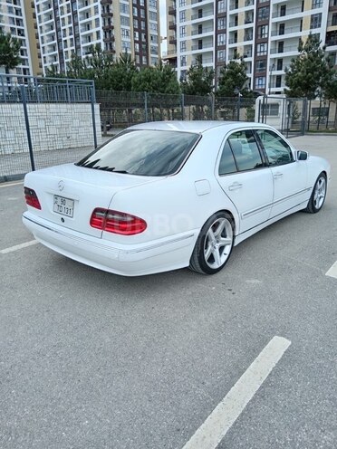Mercedes E 240-2
