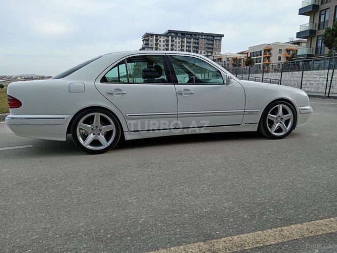 Mercedes E 240-5