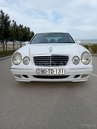 Mercedes E 240-3