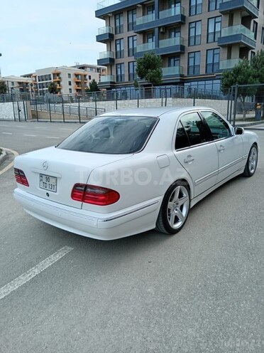 Mercedes E 240-8