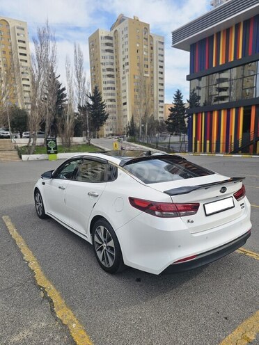 Kia K5-4