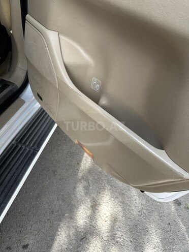 Lexus LX 570-16
