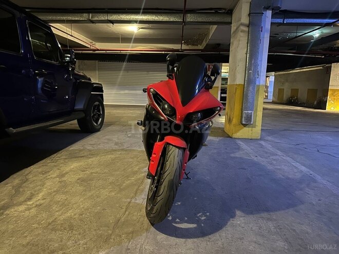 Yamaha YZF-R1-1
