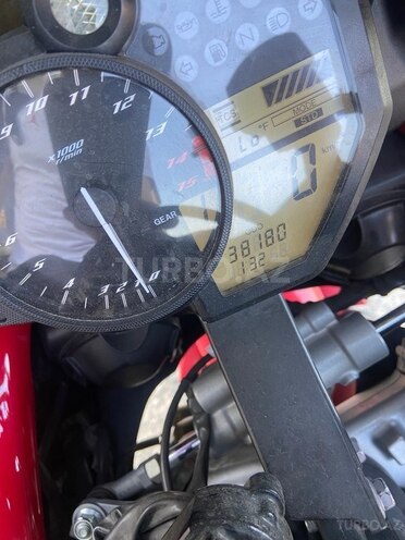 Yamaha YZF-R1-4