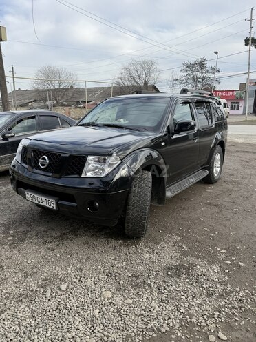 Nissan Pathfinder 2006, 500,580 km - 2.5 l - Quba