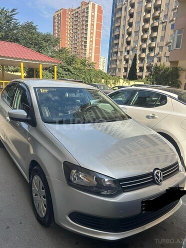 Volkswagen Polo 2016, 183,650 km - 1.6 l - Bakı