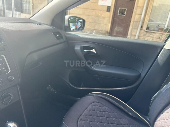 Volkswagen Polo 2016, 183,650 km - 1.6 l - Bakı