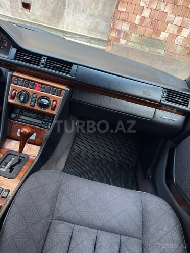 Mercedes 220 E 1995, 85,000 km - 2.2 l - Bakı
