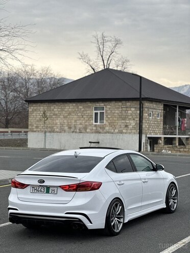 Hyundai Elantra 2018, 105,000 km - 1.6 л - Zaqatala