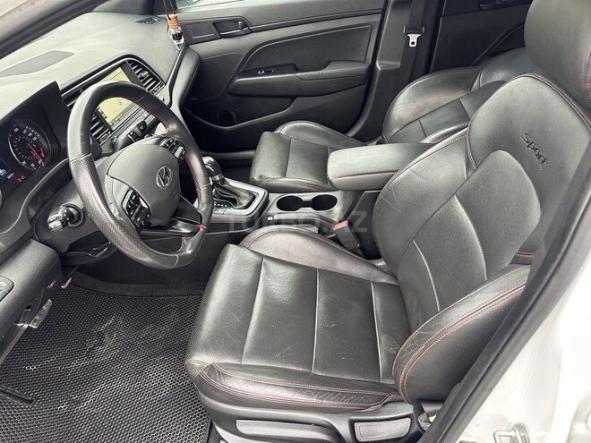 Hyundai Elantra 2018, 105,000 km - 1.6 л - Zaqatala