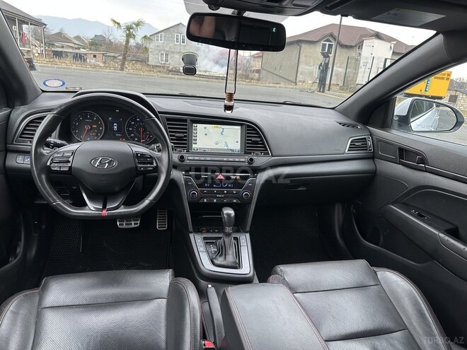 Hyundai Elantra 2018, 105,000 km - 1.6 л - Zaqatala