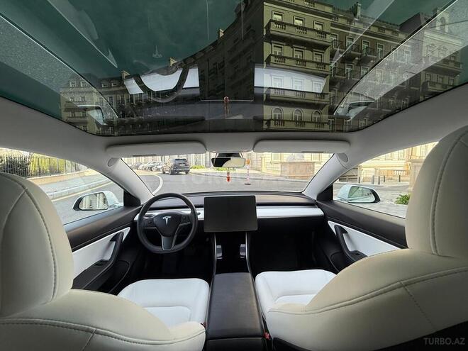 Tesla Model 3-5