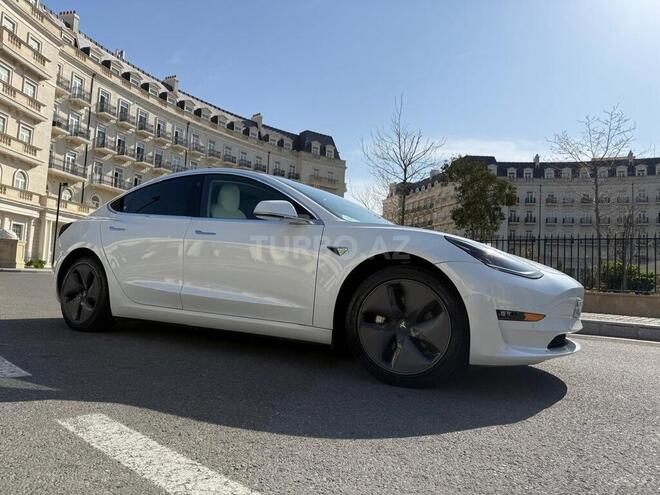 Tesla Model 3-15