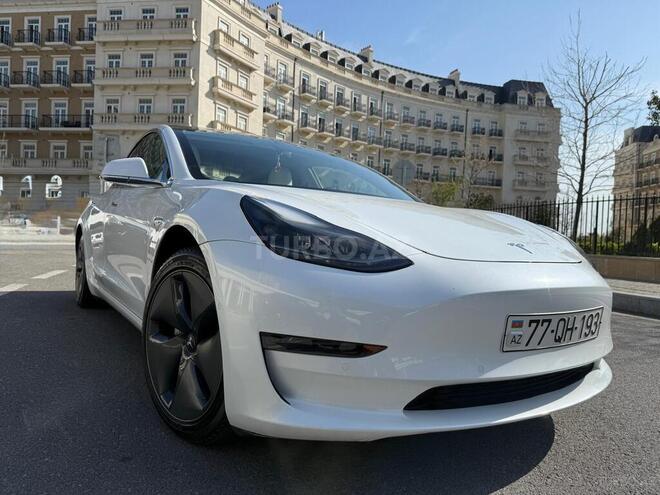Tesla Model 3-12