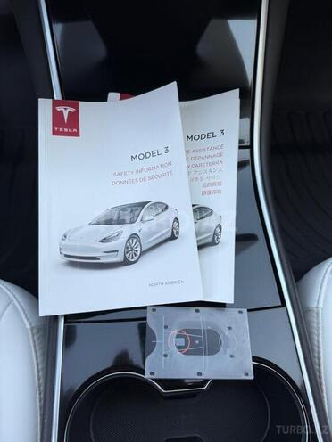 Tesla Model 3-9