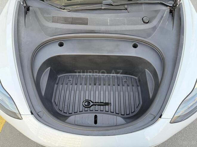 Tesla Model 3-7