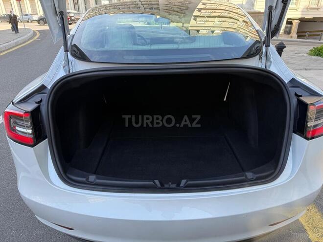 Tesla Model 3-8