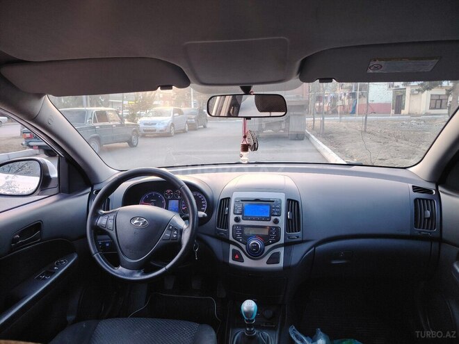 Hyundai i30 2009, 370,000 km - 1.6 л - Gəncə