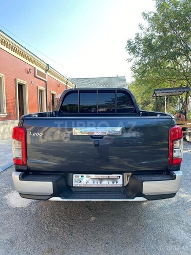 Mitsubishi L200 2023, 95,000 km - 2.4 l - Bakı