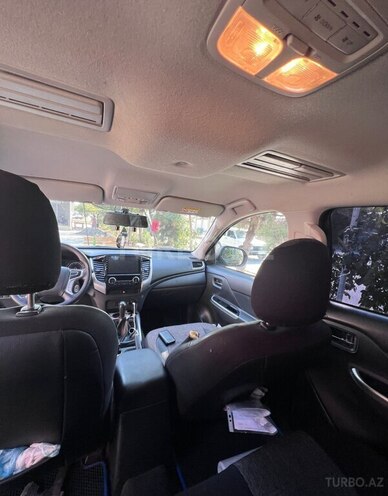 Mitsubishi L200 2023, 95,000 km - 2.4 l - Bakı