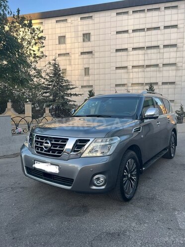 Nissan Patrol 2017, 144,000 km - 5.6 л - Bakı