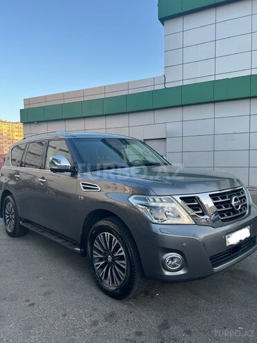 Nissan Patrol 2017, 144,000 km - 5.6 л - Bakı