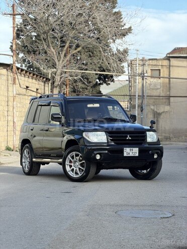 Mitsubishi Pajero io 2002, 290,000 km - 2.0 l - Bakı