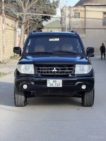 Mitsubishi Pajero io 2002, 290,000 km - 2.0 l - Bakı