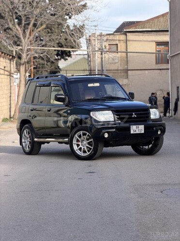 Mitsubishi Pajero io 2002, 290,000 km - 2.0 l - Bakı