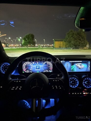 Mercedes CLA 250 e-11