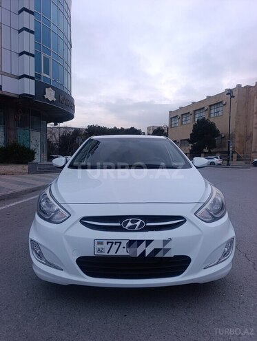 Hyundai Accent-2