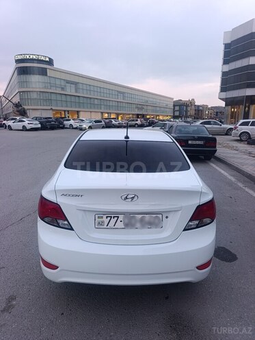 Hyundai Accent-5