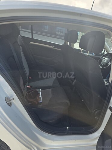 Volkswagen Passat 2016, 204,000 km - 1.8 l - Bakı