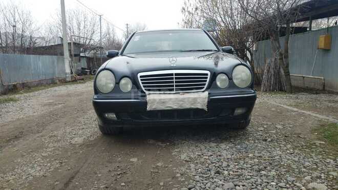Mercedes E 220 2000, 585,125 km - 2.2 l - Füzuli