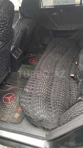 Mercedes E 220 2000, 585,125 km - 2.2 l - Füzuli