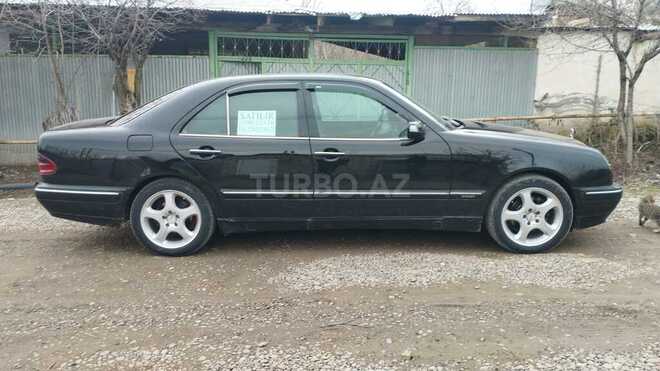 Mercedes E 220 2000, 585,125 km - 2.2 l - Füzuli