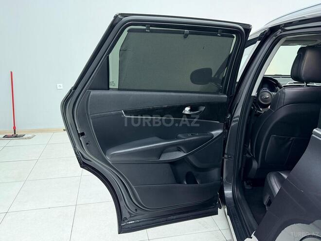Kia Sorento-13