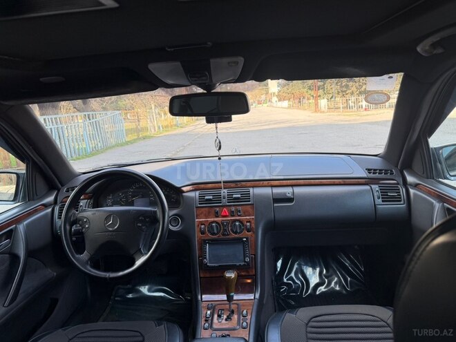 Mercedes E 240 1999, 108,000 km - 2.4 l - Sumqayıt