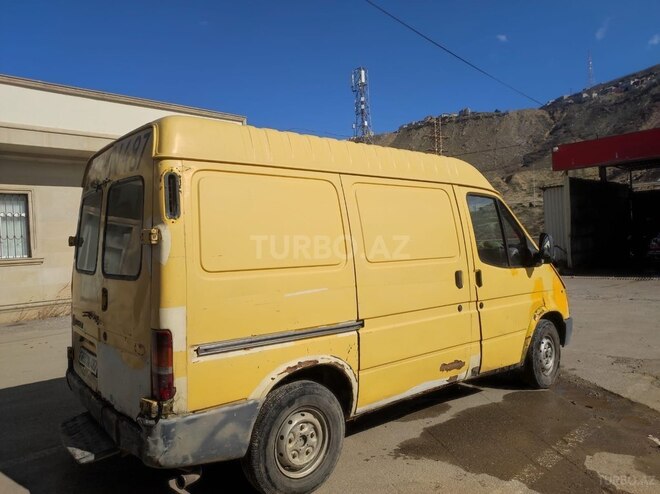 Ford Transit-7