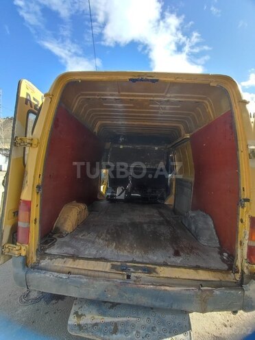 Ford Transit-8