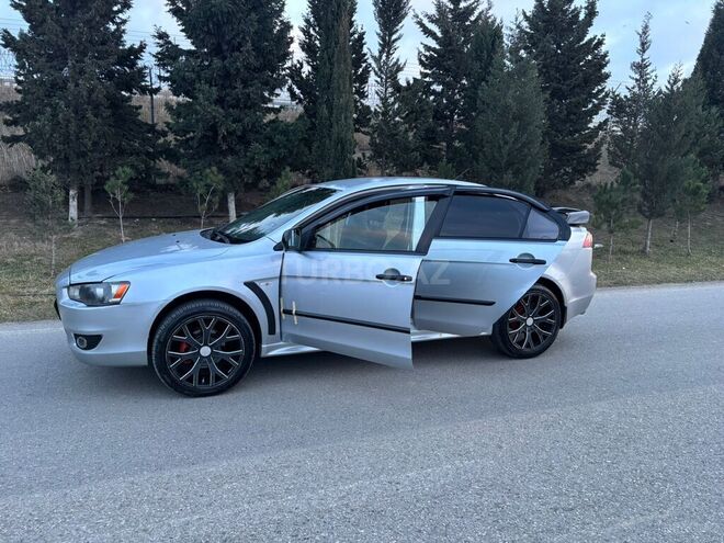 Mitsubishi Lancer 2010, 258,000 km - 1.6 l - Bakı