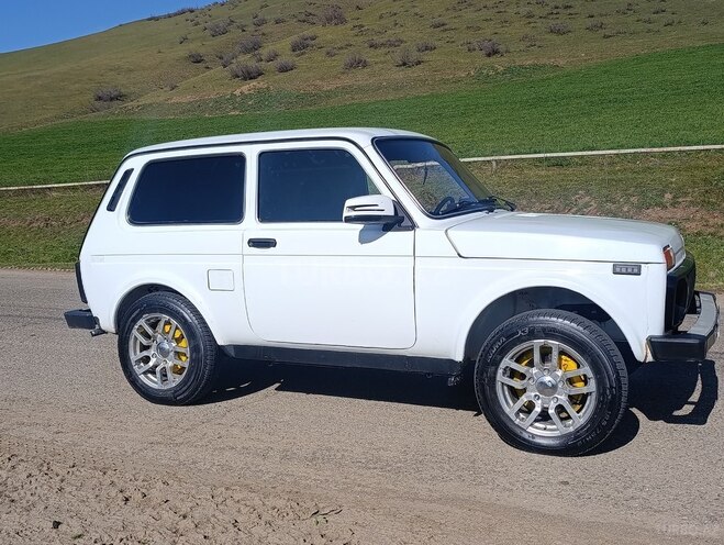 LADA (VAZ) Niva 2007, 150,000 km - 1.7 l - Yardımlı